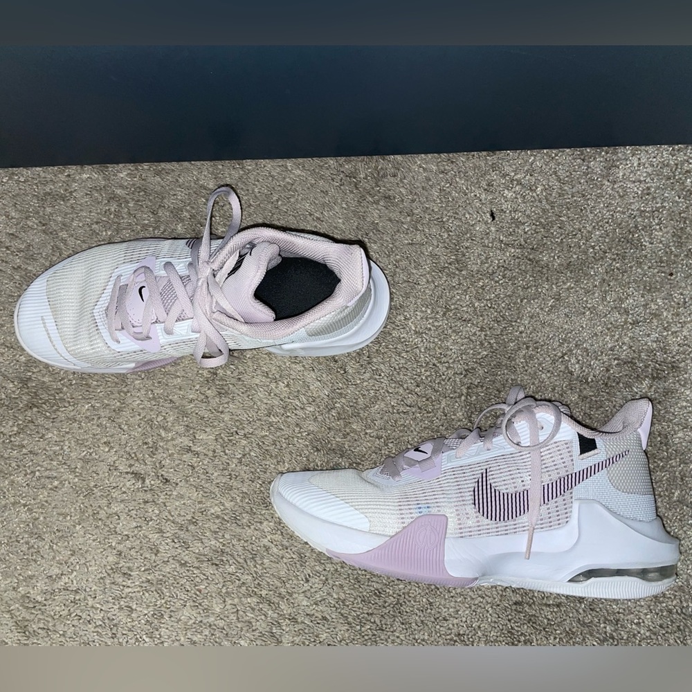 nike women’s Air Max X basketball shoes
